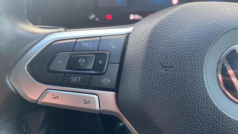 Volkswagen Golf 1.5 TSI 150 Life 5dr Petrol Hatchback